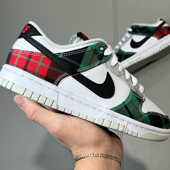 Nike Shoes - NEW NIKE DUNK LOW GREEN